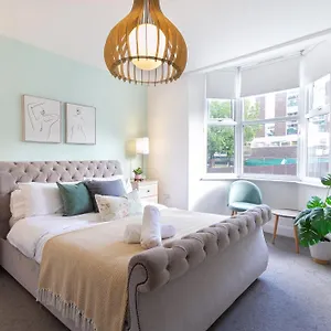 https://4bd-hidden-gem-by-brighton-station.brighton-hotels-england.com
